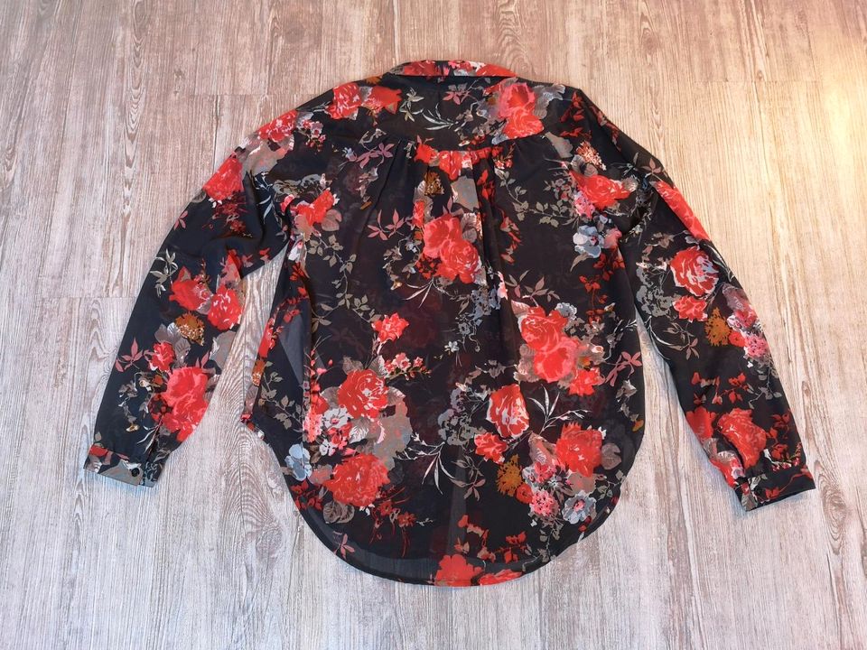 Only Bluse 36 S transparent grau rot Blumen in Weyhe