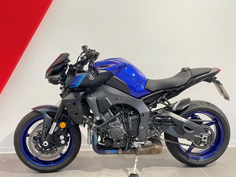 Yamaha MT-10 kurzes Heck / Lenkerspiegel in Neunkirchen Siegerland