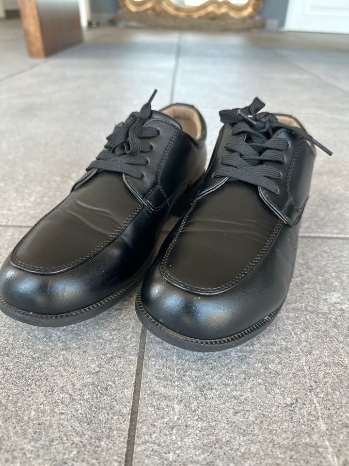 Schwarze Schuhe, Gr. 39 einmal getragen in Reinfeld