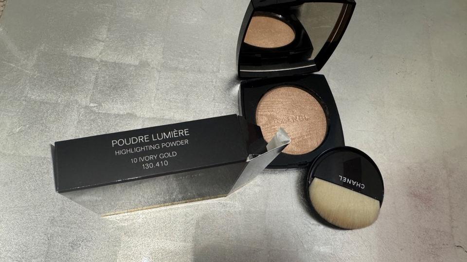 Chanel Poudre Highlighting 10 IVORY Gold, wie Neu in Hamburg