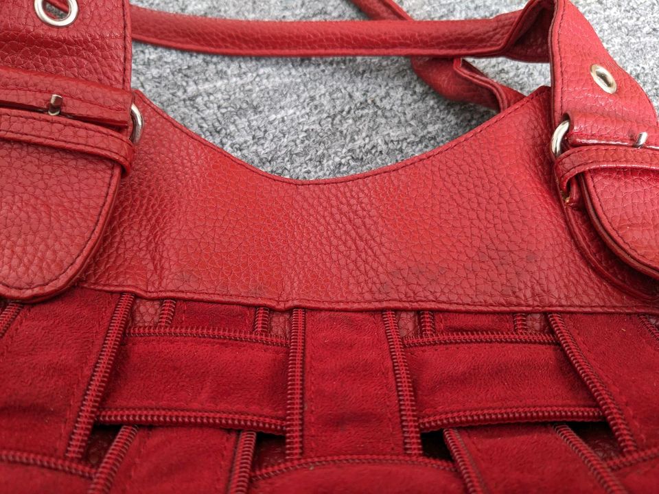 Rote Tasche, Shopper, Leder mit Reißverschlussmuster in Hohenstein-Ernstthal