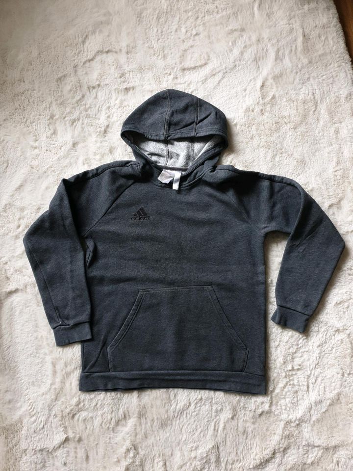 Hoodie von Adidas grau Größe 164 in Bielefeld