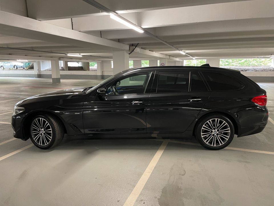 BMW 520 xDrive (G31) Sport Line in Ehingen (Donau)