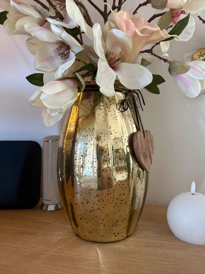 Vase Gold deko Farbe Höhe 31cm breite 20cm ohne deko in Oberlungwitz