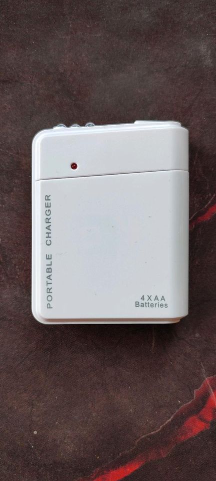 Powerbank 4xAA Batterie in Nürnberg (Mittelfr)