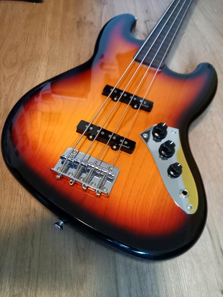 Harley Benton JB-40 FL 3-Tone Sunburst in München