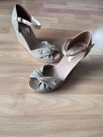 Tommy Hilfiger Wedges Keilabsatz Schuhe 40 Gold beige NEU Bayern - Erding Vorschau