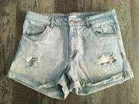 H&M Jeans Shorts Größe 44 Nordrhein-Westfalen - Dorsten Vorschau