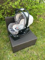 Babyschale 0-13kg mit Basisstation Sachsen - Großenhain Vorschau