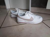 Nike Cortez weiß beige 39 Sneaker Nordrhein-Westfalen - Düren Vorschau