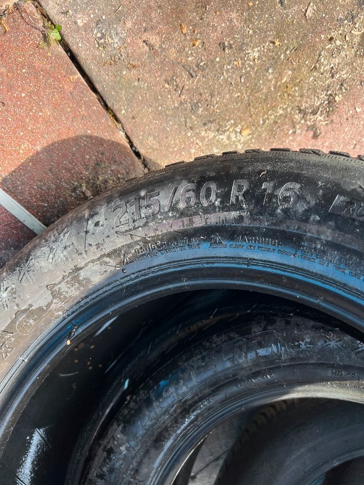 MICHELIN Winterreifen 215/60R16 in Leuterod