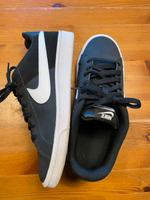 Nike Turnschuhe Sneaker 40 Brandenburg - Paulinenaue Vorschau