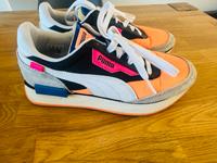 Puma Sneaker in Gr. 37 München - Sendling Vorschau