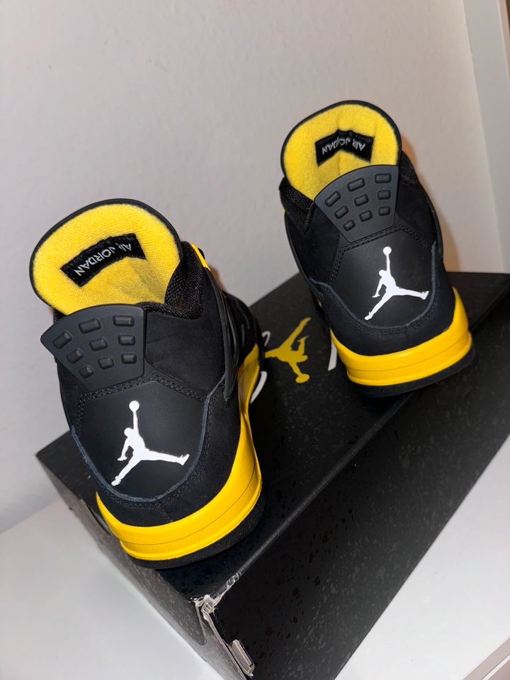 Nike Jordan 4 Retro in Berlin