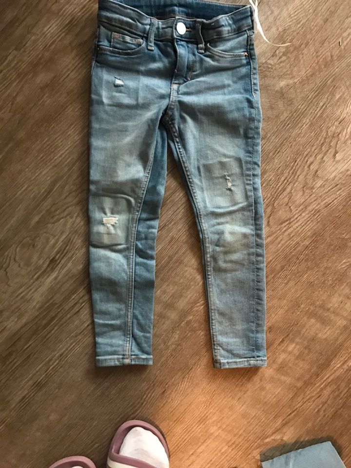 S.Oliver * Staccato * H&M Jeans 104 SLIM in Hildesheim