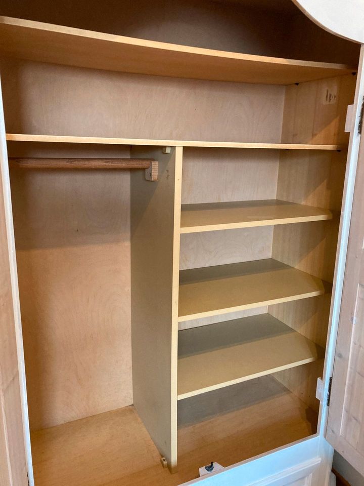 Kleiderschrank, Kinderzimmerschrank in Essen