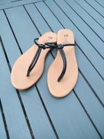NEU! Flipflops schwarz mit Knotendetail Gr.38 H&M Nordrhein-Westfalen - Nettetal Vorschau