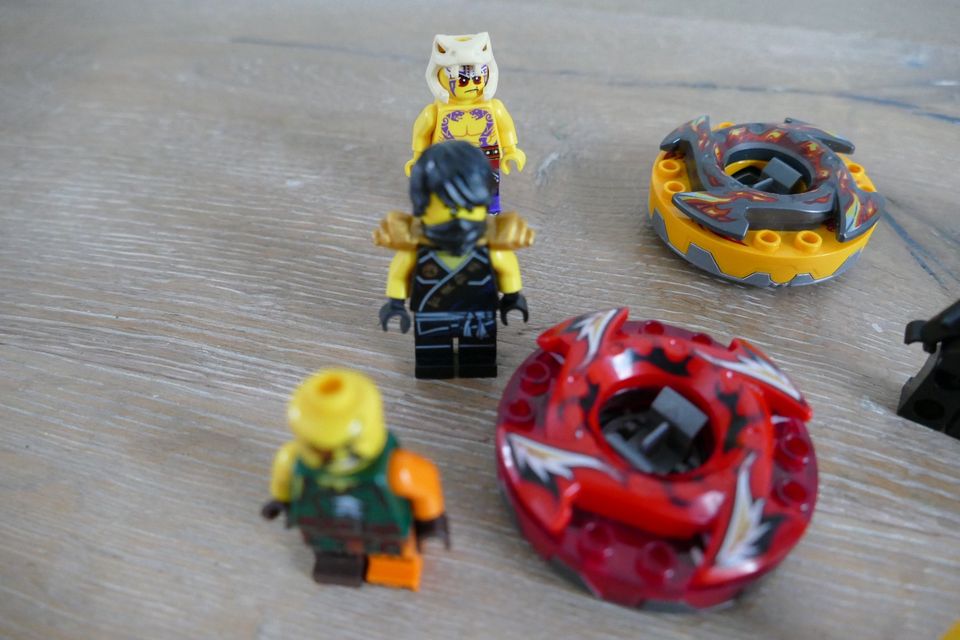 Lego Ninjago Minifiguren Spinjitzu Spinners in Gießen