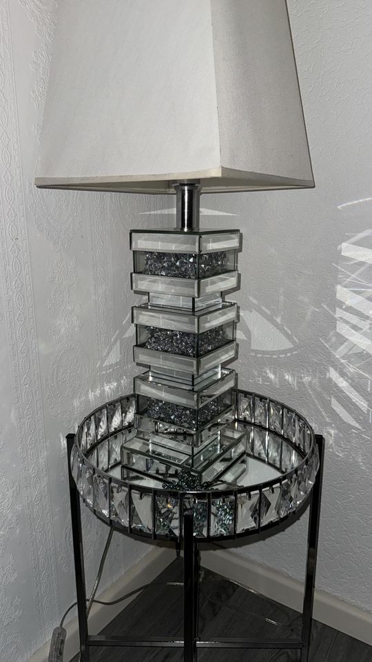 Lampe und Tisch jeweils 2 mal aus Spiegelglas in Twistringen