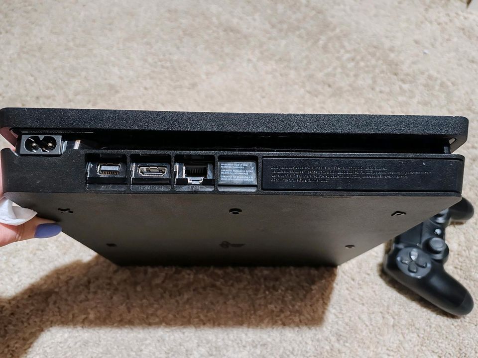 DEFEKT PlayStation 4 Slim mit Controller in Fürth