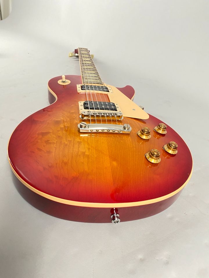 2000 Gibson Les Paul CLASSIC 1960 sunburst TOP ZUSTAND browncase in Herne