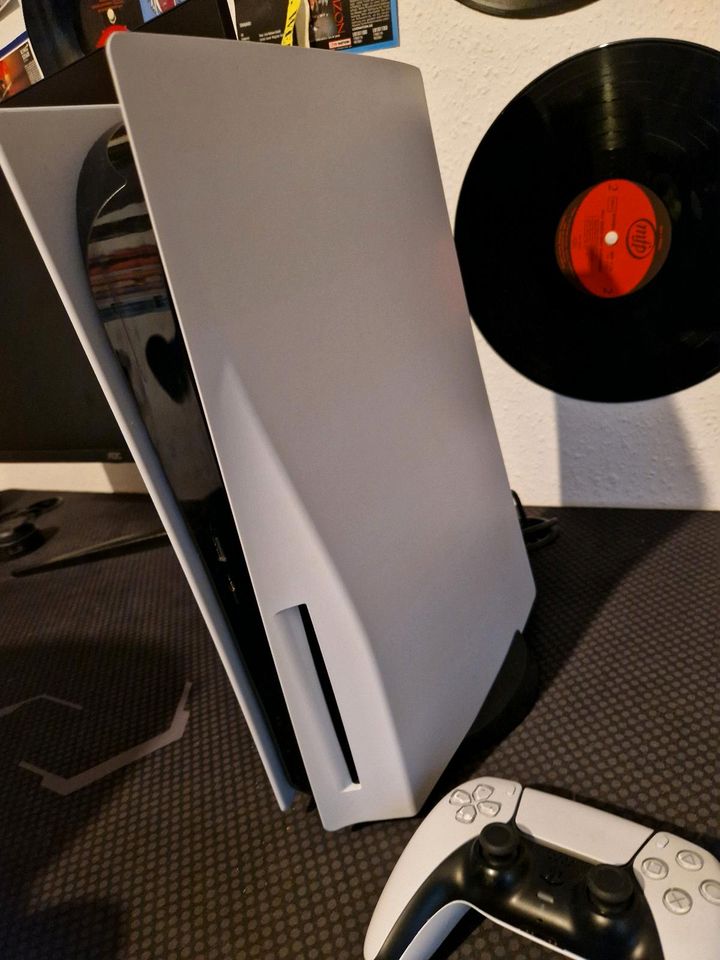 Playstation 5 (disc Version) 825 GB mit 1 controller in Köln