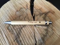 „Kollege mit Herz“ Lasergravierter Bambus-Kugelschreiber Niedersachsen - Nörten-Hardenberg Vorschau