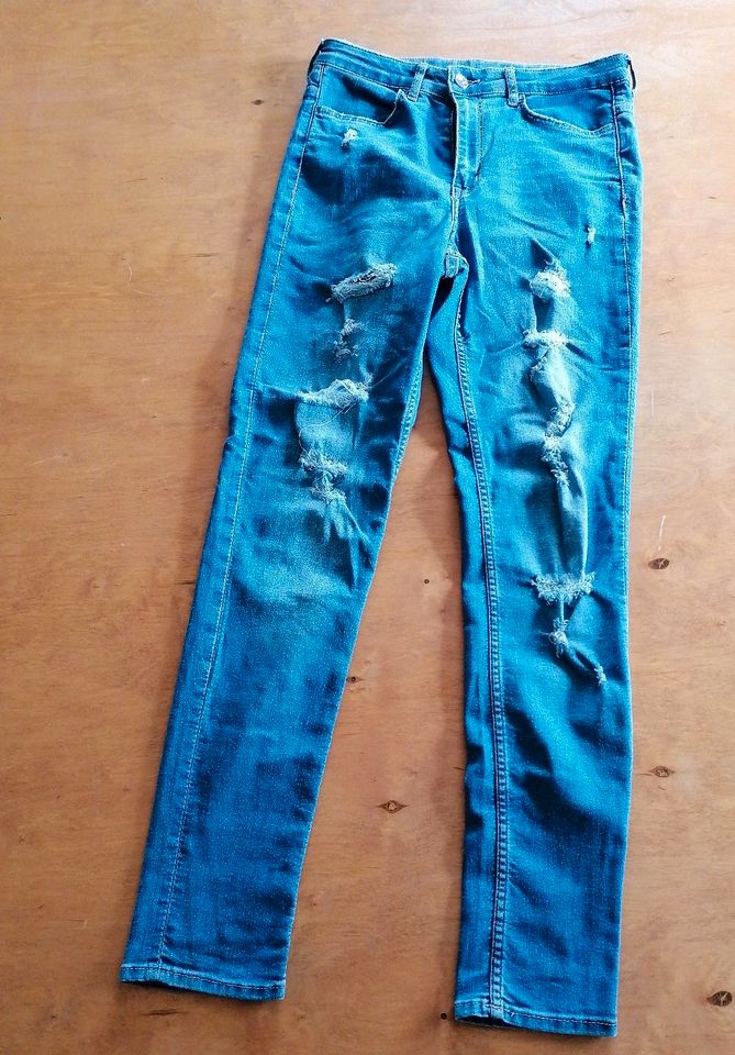 Hosenpaket 36/38 5 Stück Damen Mädchen Jeans in Leingarten