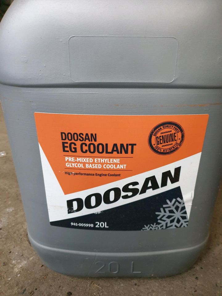 20 Liter Kühlflüssigkeit original Doosan in Lübeck