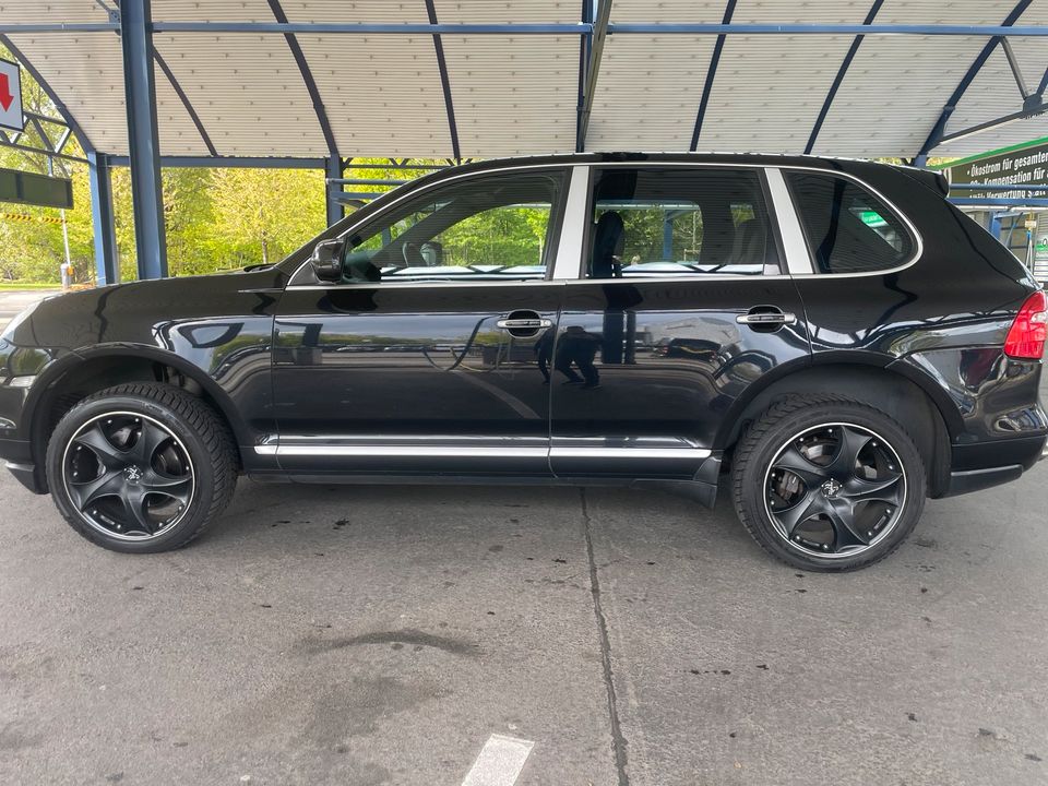 Porsche Cayenne 3.0 Diesel Bj.2010,240 PS Innenraum sehr gut . in Berlin