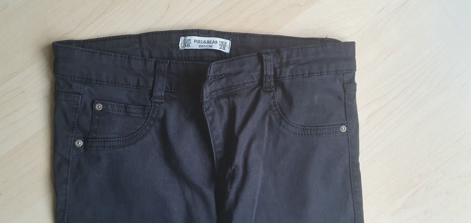 PULL & BEAR: schwarze Hose/Jeans, Gr. 28 (36), TOP Zustand, slim in Hamburg