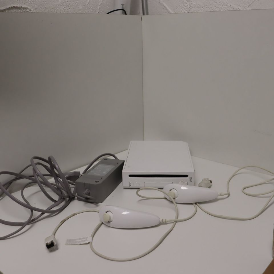 Nintendo Wii Set mit Konsole RVL-001 in München