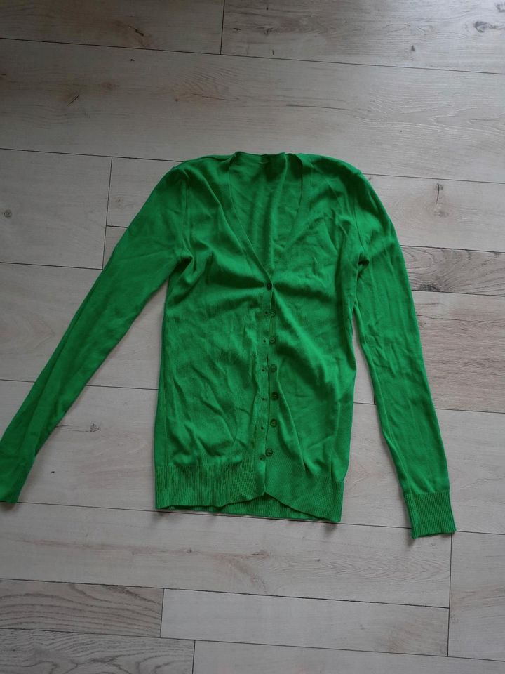 tolle grüne Strichjacke in Bad Reichenhall