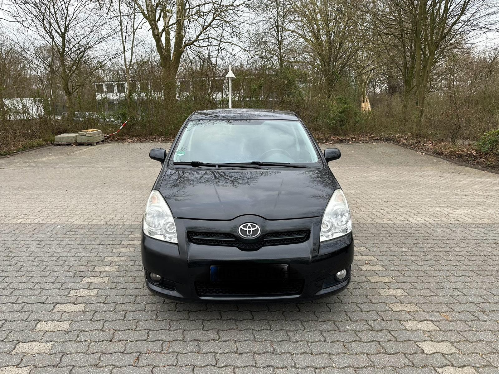 Abbildung des Autos Toyota Corolla verso 2.2