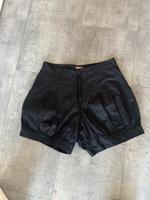 Shorts Bermudas schwarz Gr. 42 H&M Hessen - Oberursel (Taunus) Vorschau