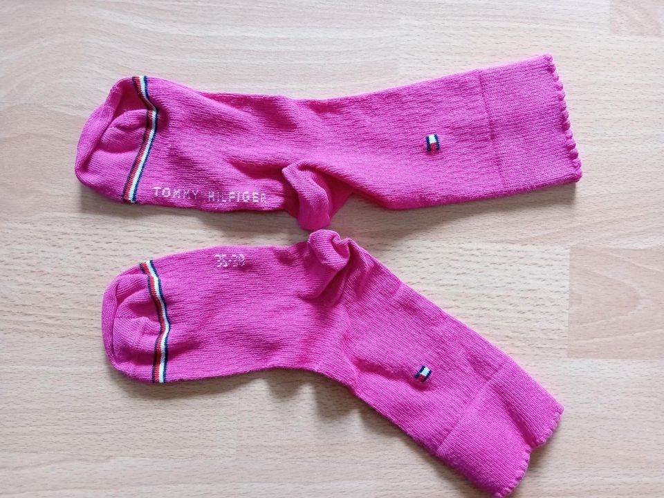 Socken für Mädchen (Tommy Hilfiger) in Leinfelden-Echterdingen