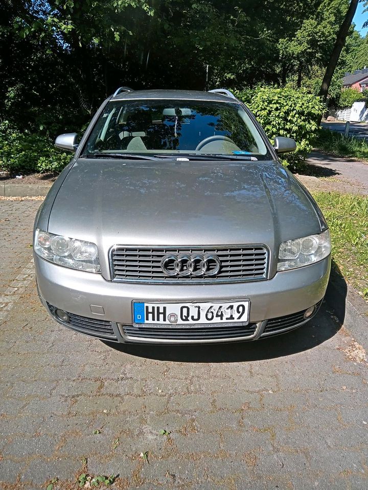 Audi A4 Kombi.benzin.Automt.bj.9.2002 top zu stand?€2900.00.tüv in Hamburg