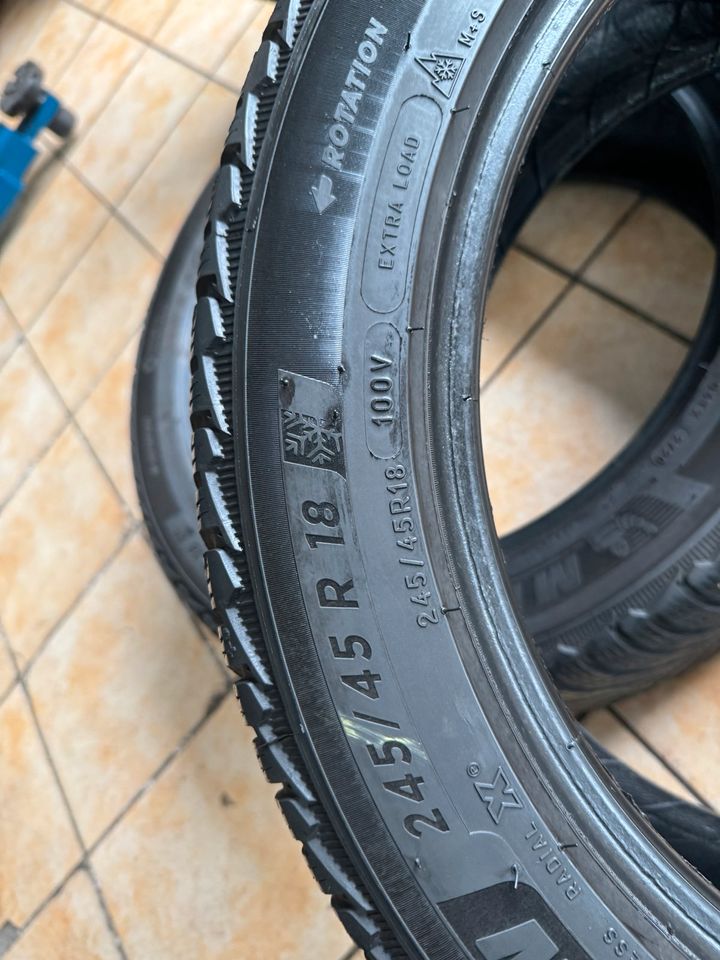 245/45R/18 100V Michelin Pilot Alpin 5 Winterreifen in Aschaffenburg