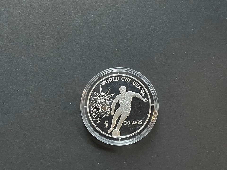 Silbermünze Niue 5 Dollars 1991 World Cup USA 94 in Henstedt-Ulzburg