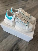 Guess Sneaker Niedersachsen - Wolfsburg Vorschau