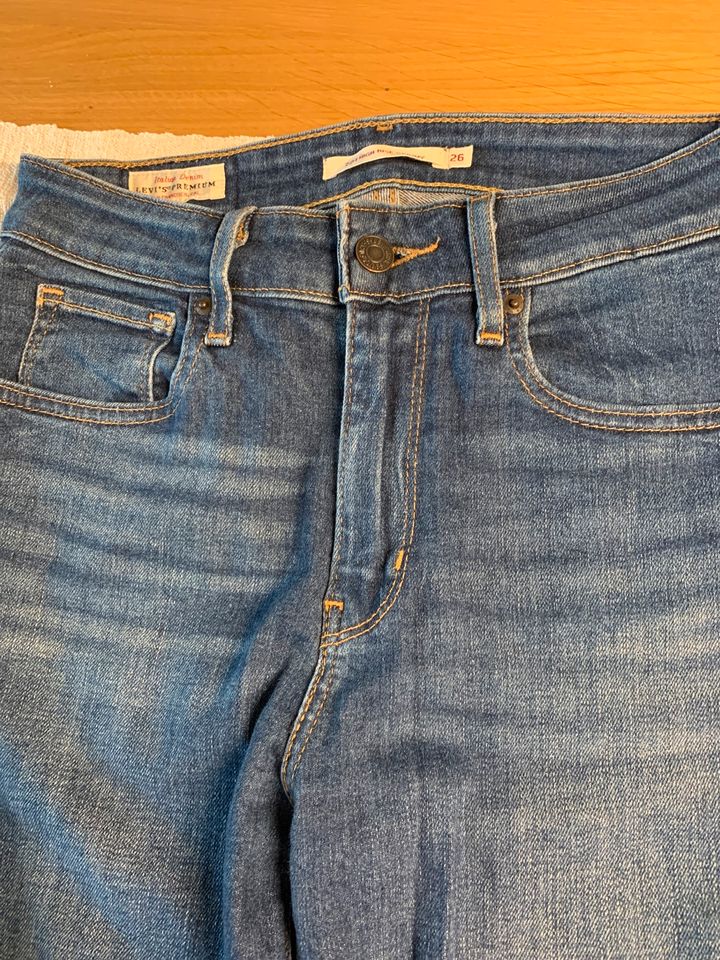 Levi’s 721 high rise skinny W26 L28 26/28 wie neu in Jena