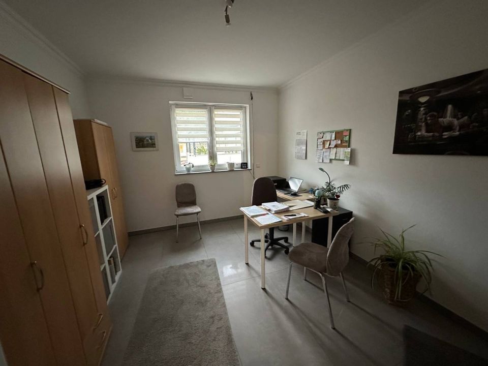 4 Zimmer Wohnung mit Einbauküche ab 01.08.24 zu vermieten. in Solms