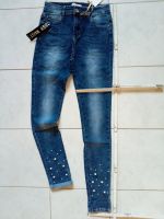 Neu: Coole Jeans mit Perlen an d.Beinen, used look Gr. S (M / 38) Niedersachsen - Isenbüttel Vorschau