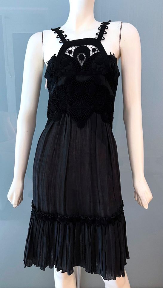 Chloe Kleid Schwarz Bestickt Loch-Spitze Volant Broderie Dress XS in Hamburg