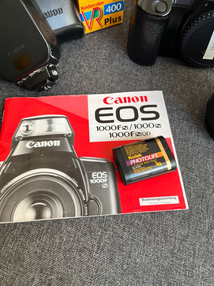 Canon EOS 1000 N mit viel Zubehör inkl. Versand in Erkenbrechtsweiler