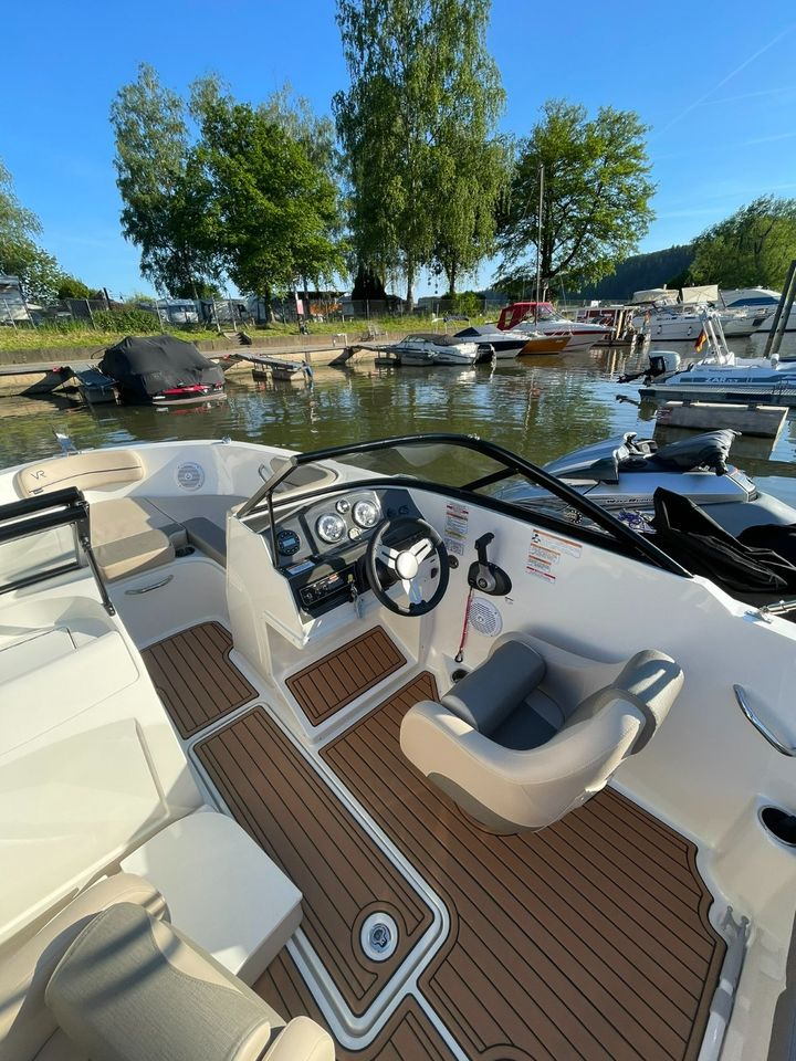 Motorboot mieten auf Trailer - noch freie Termine in den Ferien in Boxberg