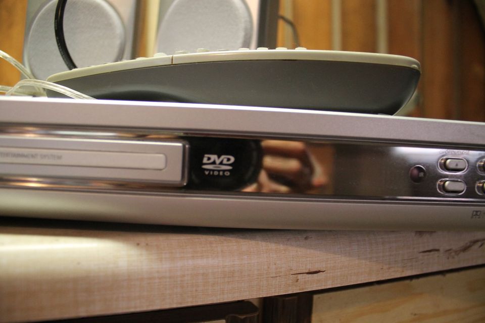 Dolby Sourround Anlage Philips, DVD Player und CD Player in Schwerin