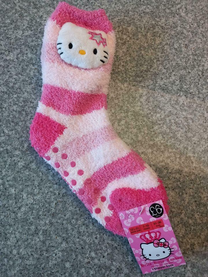 Marks and Spencer Stoppersocken Hello Kitty Gr. 31 32 33 34 35 36 in Berlin