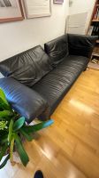 Schwarze Ledercouch - Sofa - 2-Sitzer - klappbare Lehnen Bayern - Vachendorf Vorschau