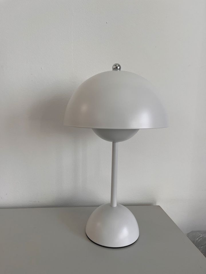 Tischlampe, Flowerpot, weiß , NEU,Scandi Danish Design in Hamburg